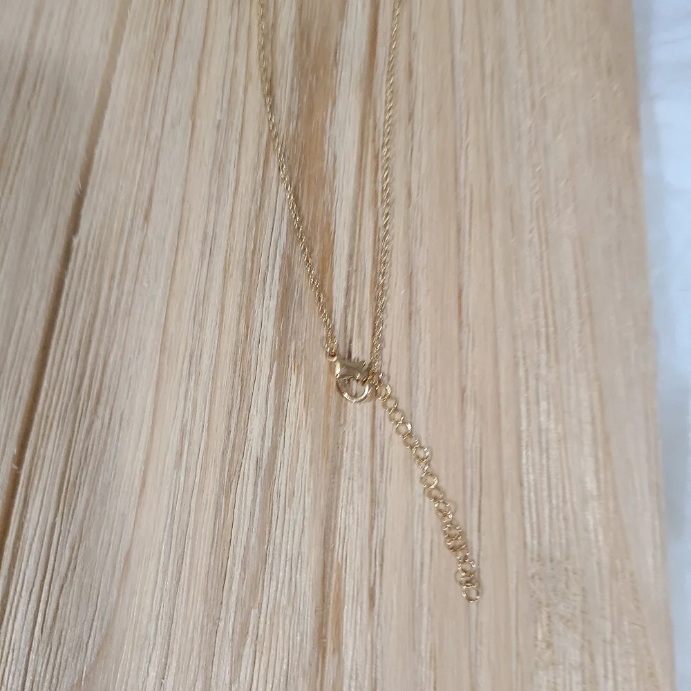 🐘🐘NEW🐘🐘VERY NICE!! Hollow Elephant Necklace in GOLD Plating 🐘🐘 - Picture 10 of 13